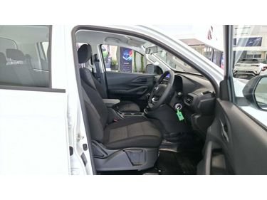 2026 Peugeot Landtrek image 6