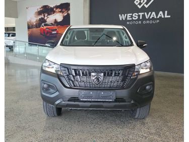 2026 Peugeot Landtrek image 2